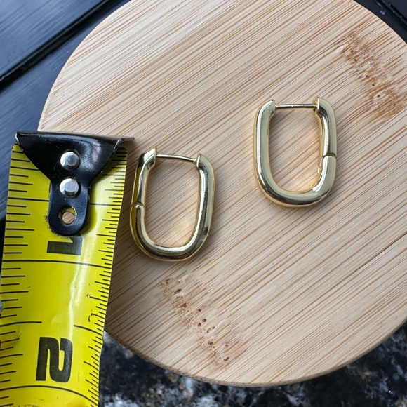 Square U-Shape Hoop Earrings 18K Gold Plated Stainless Steel NWOT - Picture 5 of 9